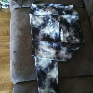 Leggings wore once.get half off second pair